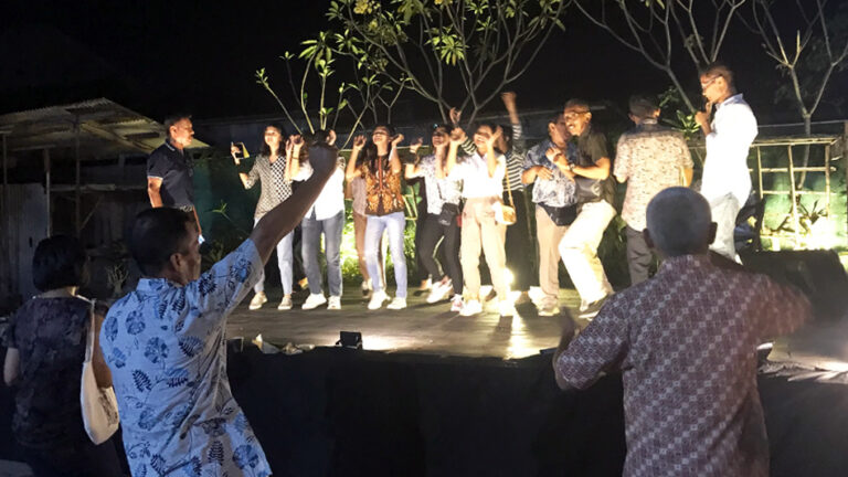 Semakin Meriah Dengan Iringan Lagu-Lagu Yang Dibawakan