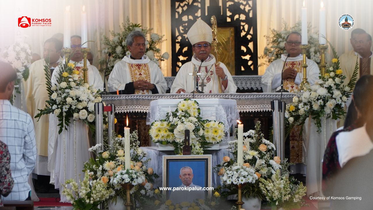Perayaan Ekaristi Requiem bersama Bapa Uskup dan puluhan imam